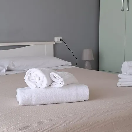 Bed and breakfast B E B House Relax